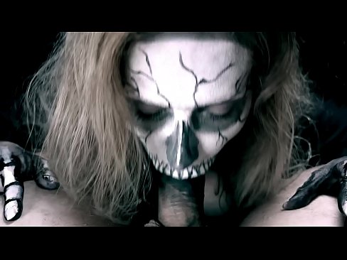 ❤️ ʻO ke kaikamahine daimonio e omo ana i ka moa me kona waha ʻeleʻele a me ka ʻai ʻana. ️❌ Sex video ma porn haw.xxxifuck.ru ❌️❤